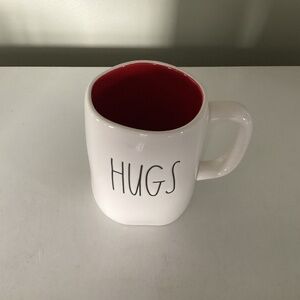 Rae Dunn hugs/kisses mug
